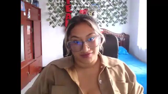 Image 2 of emilylove14 Stream on Chaturbate on 15 months ago