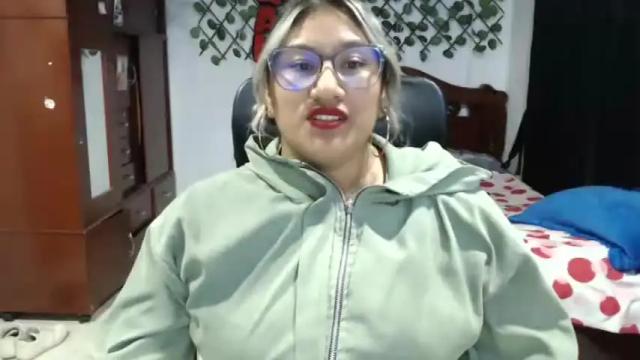 Image 12 of emilylove14 Stream on Chaturbate on 14 months ago