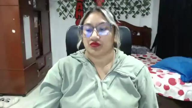 Image 3 of emilylove14 Stream on Chaturbate on 14 months ago