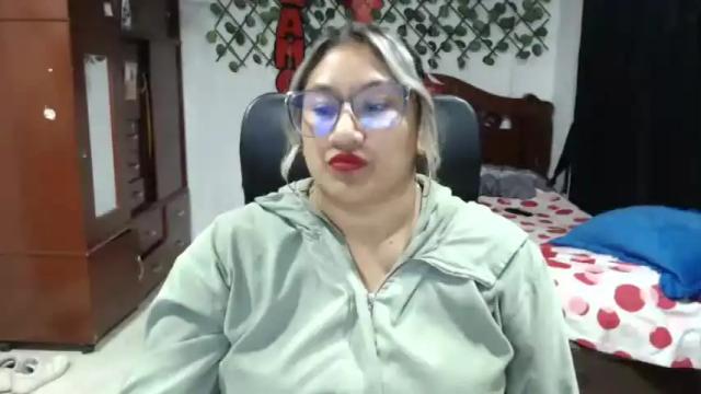 Image 3 of emilylove14 Stream on Chaturbate on 6 months ago