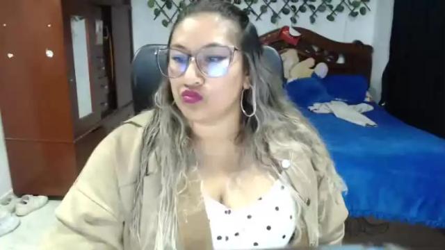 Image 11 of emilylove14 Stream on Chaturbate on 14 months ago