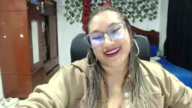 Image 3 of emilylove14 Stream on Chaturbate on 14 months ago