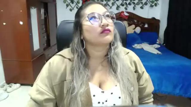 Image 9 of emilylove14 Stream on Chaturbate on 5 months ago