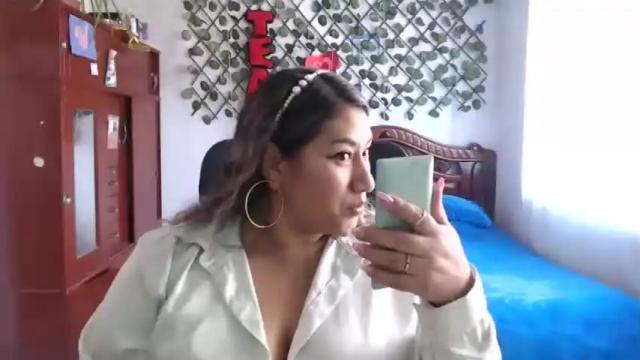 Image 12 of emilylove14 Stream on Chaturbate on 14 months ago