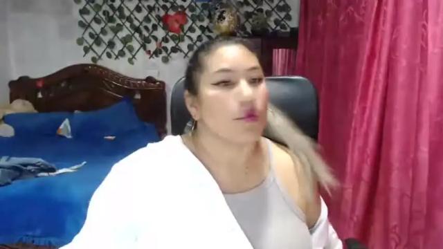 Image 12 of emilylove14 Stream on Chaturbate on 14 months ago