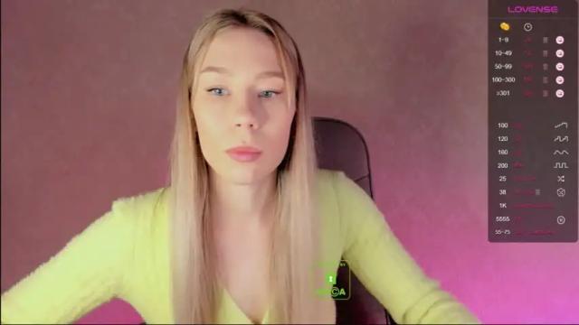 Image 2 of emilylove999 Stream on Chaturbate on 16 months ago