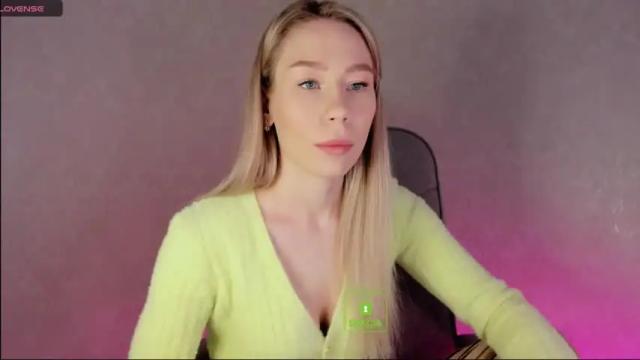 Image 11 of emilylove999 Stream on Chaturbate on 16 months ago