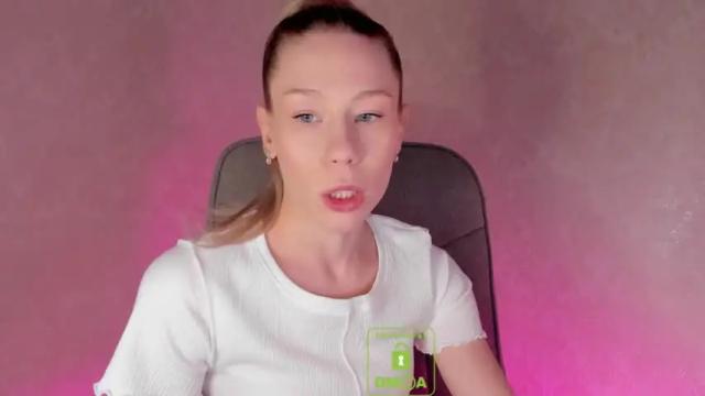 Image 8 of emilylove999 Stream on Chaturbate on 15 months ago