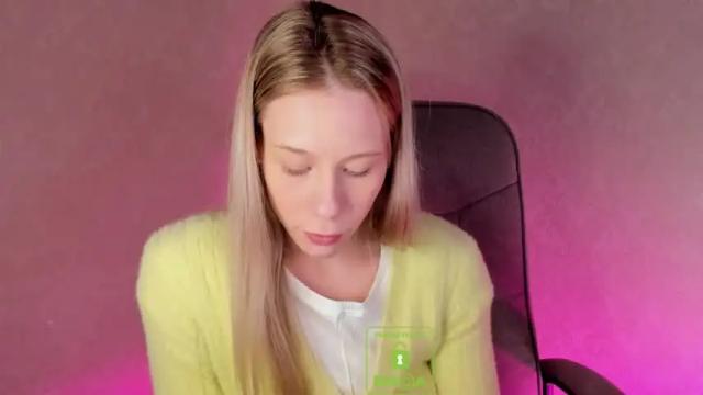 Image 10 of emilylove999 Stream on Chaturbate on 15 months ago