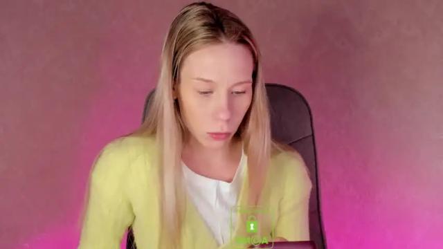 Image 2 of emilylove999 Stream on Chaturbate on 15 months ago