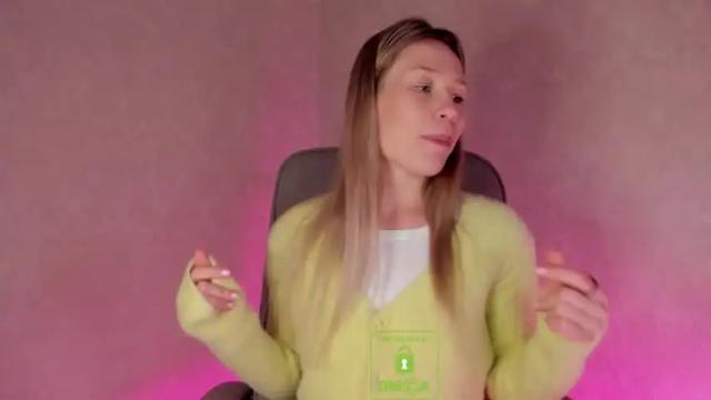 Image 3 of emilylove999 Stream on Chaturbate on 15 months ago