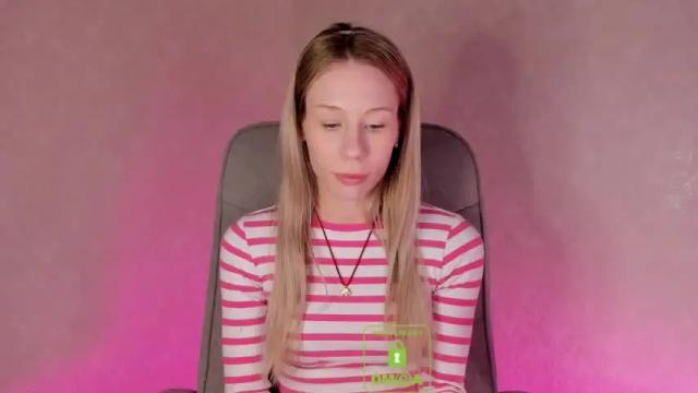 Image 12 of emilylove999 Stream on Chaturbate on 15 months ago