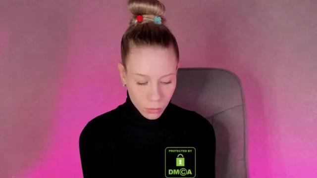 Image 2 of emilylove999 Stream on Chaturbate on 14 months ago