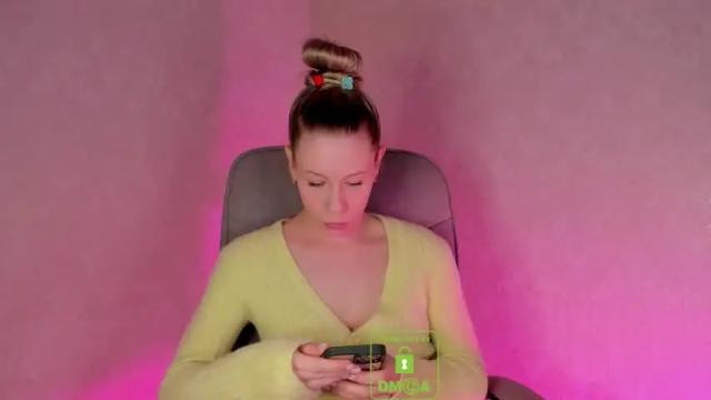 Image 4 of emilylove999 Stream on Chaturbate on 14 months ago