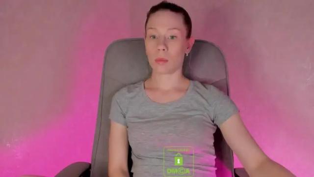 Image 4 of emilylove999 Stream on Chaturbate on 14 months ago