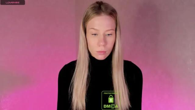 Image 2 of emilylove999 Stream on Chaturbate on 14 months ago