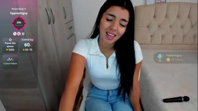 Image 4 of emilypink_1 Stream on Chaturbate on 22 days ago