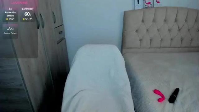 Image 4 of emilypink_1 Stream on Chaturbate on 14 days ago