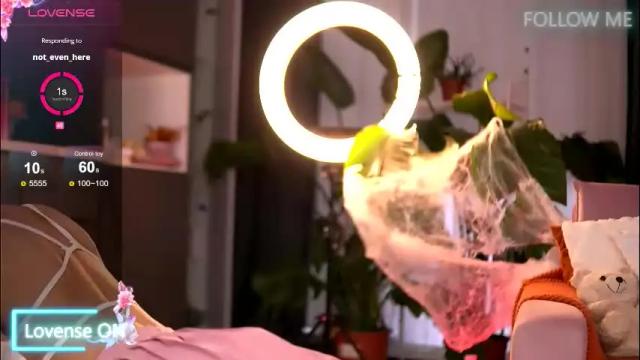 Image 6 of emilyraymont Stream on Chaturbate on 4 days ago