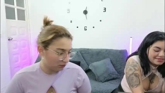 Image 2 of emilyriskhot Stream on Chaturbate on 1 month ago