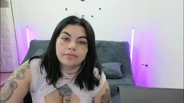 Thumbnail 3, emilyriskhot's Stream at Chaturbate, 24 days ago