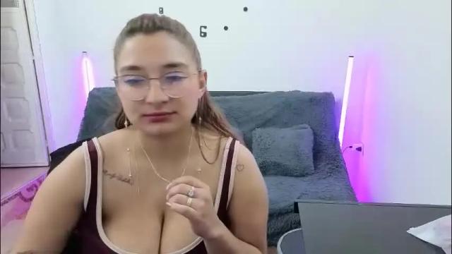 Thumbnail 3, emilyriskhot's Stream at Chaturbate, 19 days ago