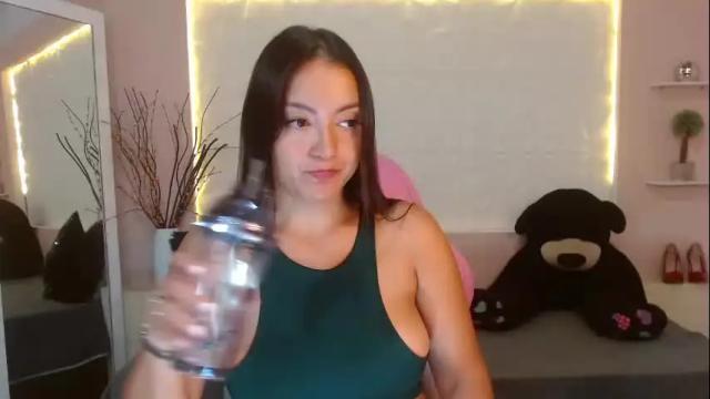Image 2 of emilyrose_8 Stream on Chaturbate on 1 month ago