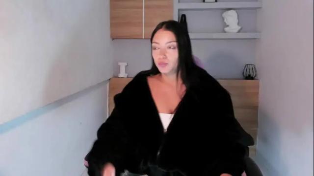 Image 12 of emilyrose_8 Stream on Chaturbate on 4 days ago