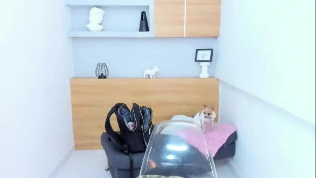 Image 3 of emilyrose_8 Stream on Chaturbate on 7 months ago