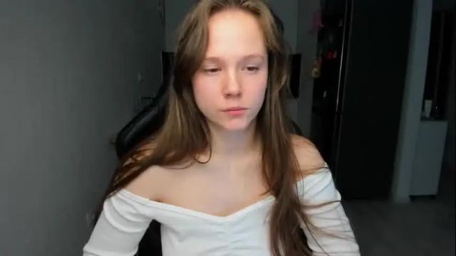 Image 2 of emilyrosie Stream on Chaturbate on 16 days ago