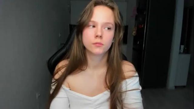 Image 3 of emilyrosie Stream on Chaturbate on 16 days ago