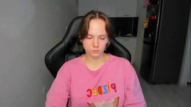 Image 11 of emilyrosie Stream on Chaturbate on 15 days ago