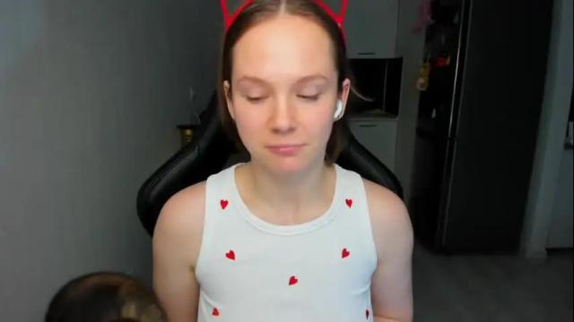 Image 2 of emilyrosie Stream on Chaturbate on 13 days ago