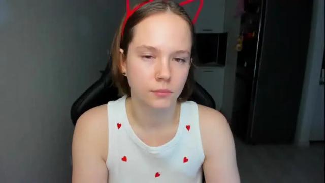 Image 3 of emilyrosie Stream on Chaturbate on 13 days ago
