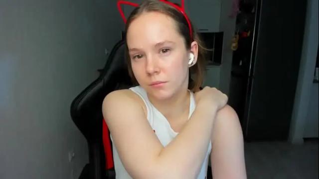 Image 4 of emilyrosie Stream on Chaturbate on 13 days ago