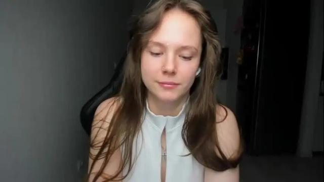 Image 2 of emilyrosie Stream on Chaturbate on 11 days ago