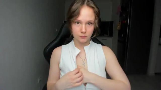 Image 8 of emilyrosie Stream on Chaturbate on 11 days ago