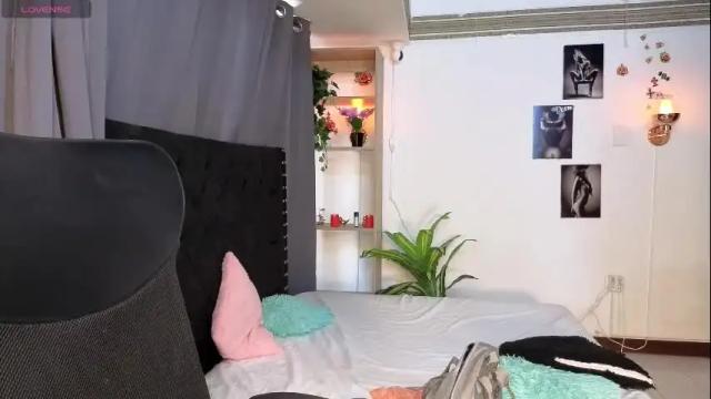 Image 7 of emilyrousex Stream on Chaturbate on 25 days ago