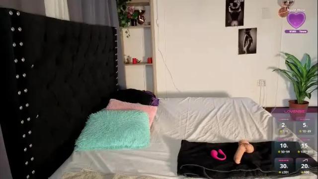 Image 3 of emilyrousex Stream on Chaturbate on 9 days ago