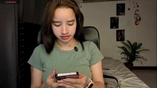 Image 7 of emilyrousex Stream on Chaturbate on 6 days ago