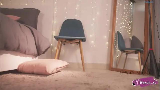 Image 2 of emilys_scott Stream on Chaturbate on 3 days ago