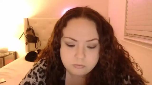 Image 4 of emilysgotissues Stream on Chaturbate on 15 months ago