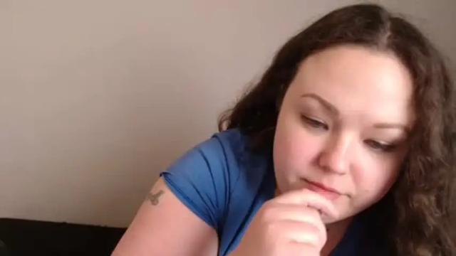 Image 2 of emilysgotissues Stream on Chaturbate on 10 days ago