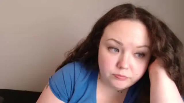 Image 7 of emilysgotissues Stream on Chaturbate on 10 days ago