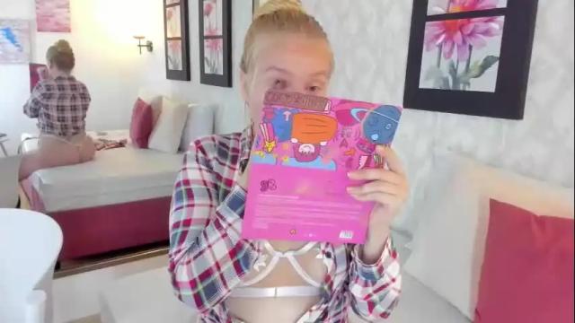 Image 12 of emilysumer Stream on Chaturbate on 17 days ago