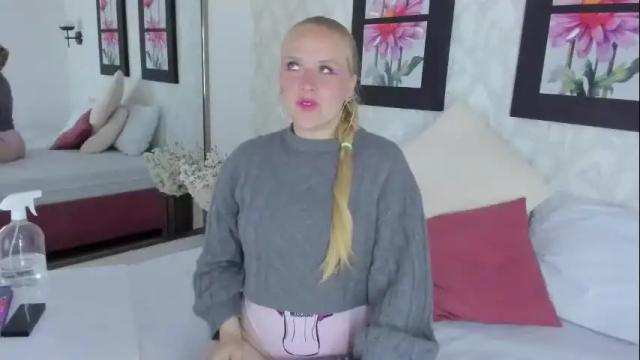Image 2 of emilysumer Stream on Chaturbate on 11 days ago