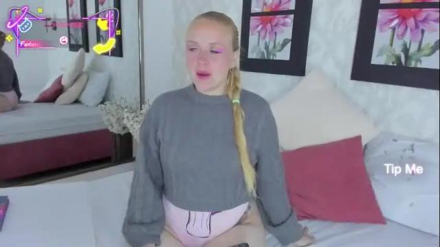 Image 4 of emilysumer Stream on Chaturbate on 11 days ago