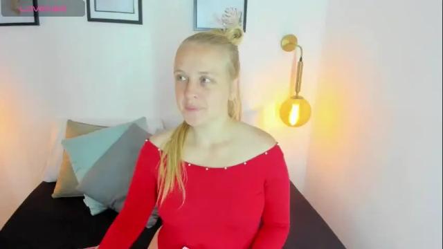 Image 3 of emilysumer Stream on Chaturbate on 8 days ago