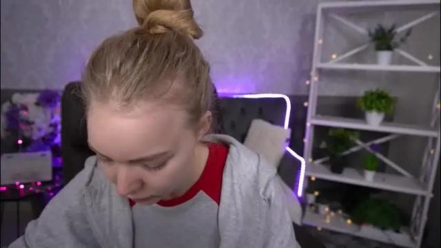 Image 2 of emilysunshines Stream on Chaturbate on 1 month ago