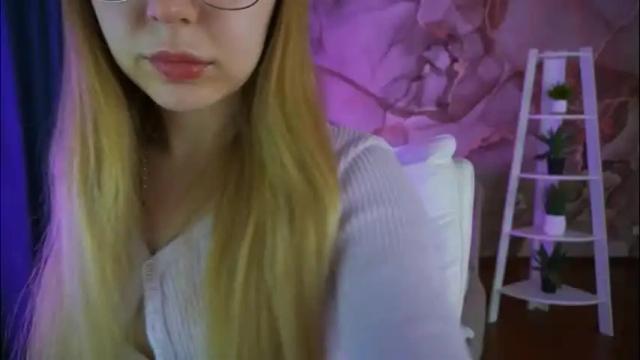 Image 2 of emilysunshines Stream on Chaturbate on 1 month ago